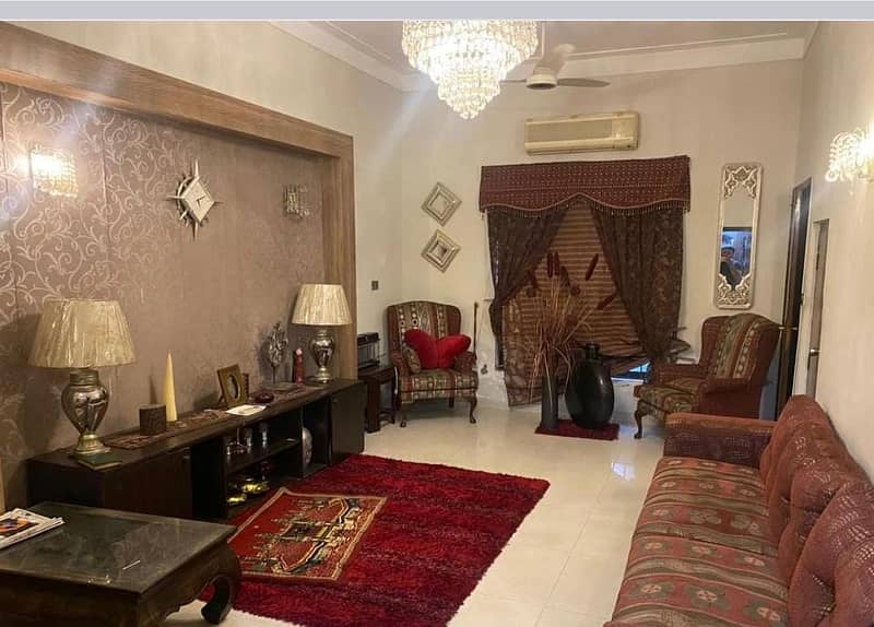 10 MARLA DOUBLE STOREY HOUSE AVAILABLE FOR SALE IN GULBERG LAHORE 11
