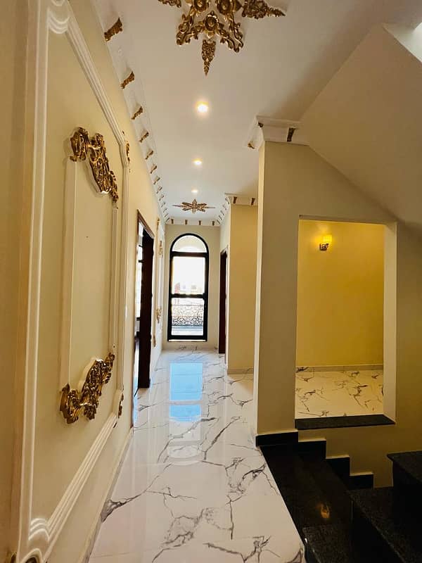 10 MARLA DOUBLE STOREY HOUSE AVAILABLE FOR SALE IN GULBERG LAHORE 12