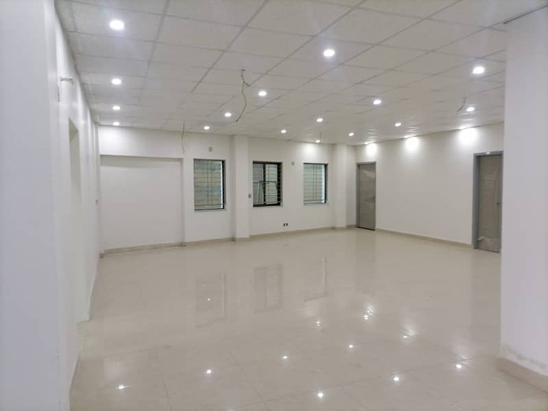 2500 Square Feet Office For Rent on Mm Alam Road Gulberg 3 Lahore 0