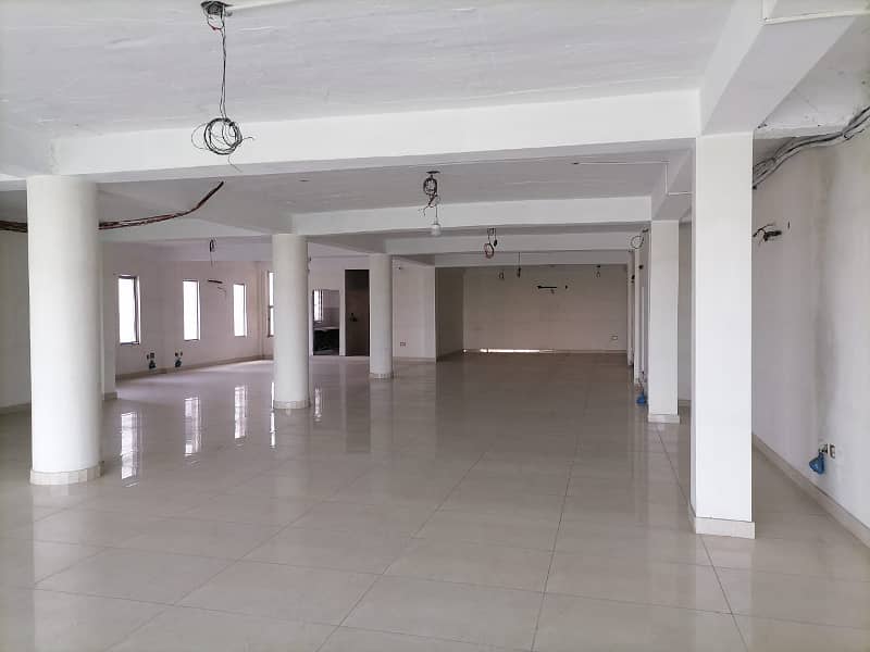 2500 Square Feet Office For Rent on Mm Alam Road Gulberg 3 Lahore 3