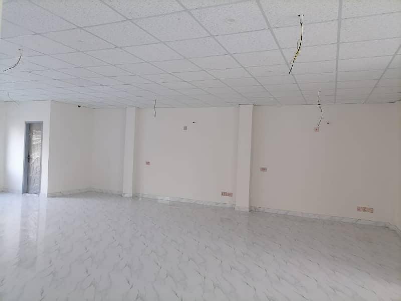 2500 Square Feet Office For Rent on Mm Alam Road Gulberg 3 Lahore 4