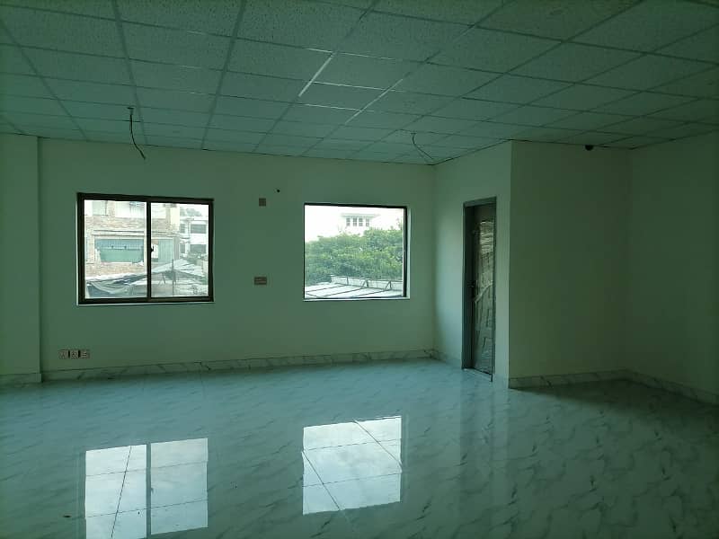 2500 Square Feet Office For Rent on Mm Alam Road Gulberg 3 Lahore 6
