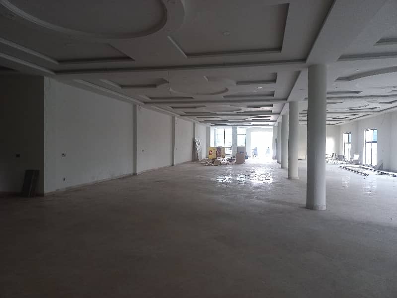 3000 Sqft Commercial Hall Is Available For Rent. Best Opportunity For Office And Milti National Companies 0