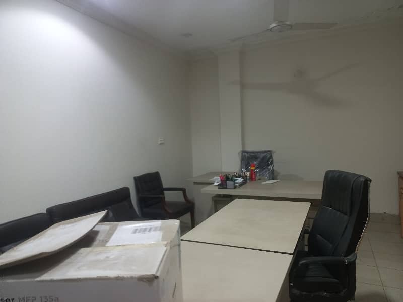 3000 Sqft Commercial Hall Is Available For Rent. Best Opportunity For Office And Milti National Companies 6