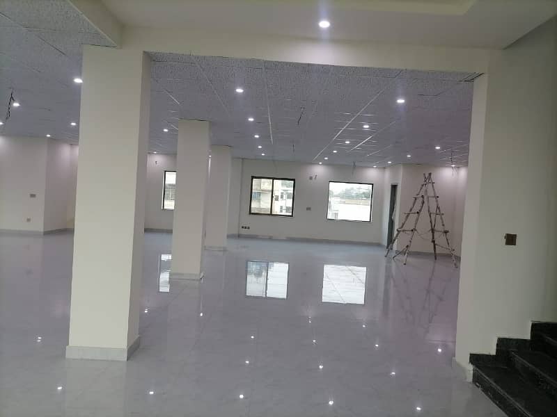 10000 Sq Ft Commercial Space Available For Rent In Gulberg. Best Opportunity For IT Offices And And Other Commercial Activities. 1