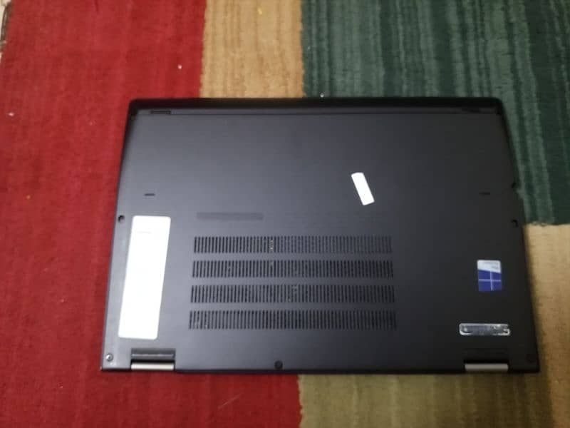 LENOVO YOGA 360 rotatable with orgnlcharger and touch 8DDR4 128 SSD M2 4