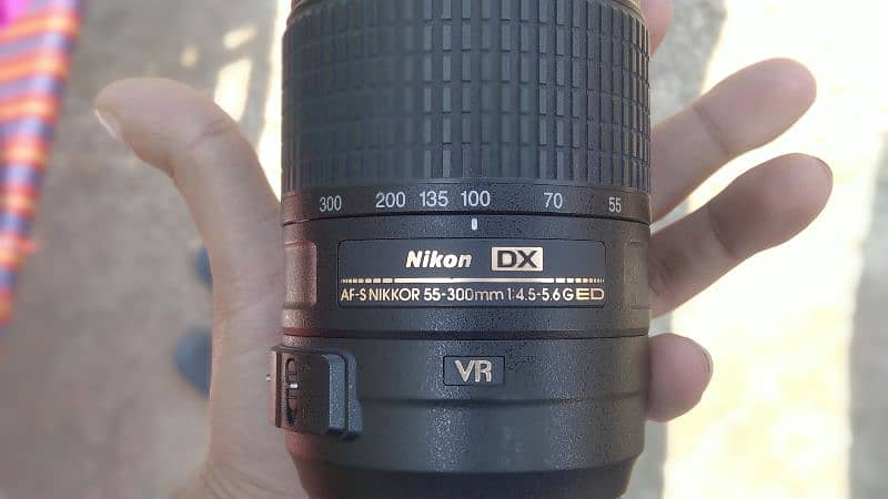 Nikon camera's Lens (55-300mm) 4