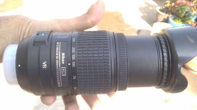 Nikon camera's Lens (55-300mm) 5