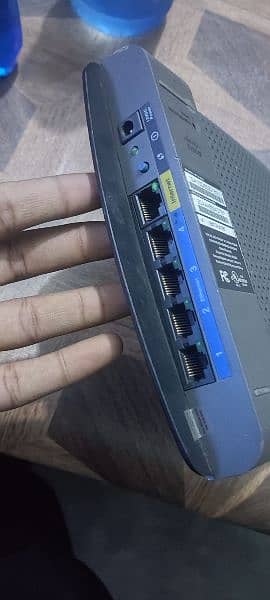 Cisco E2500 Router 3