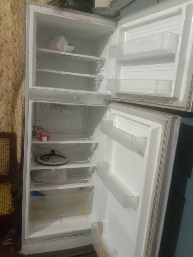 2nd hand fridge for sale 0