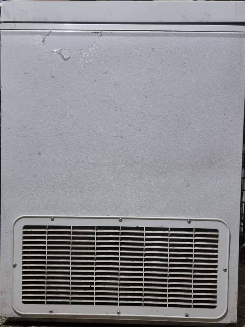 Dawlance Deep Freezer For Sale 2-Year-old only 6 months slightly Used 2