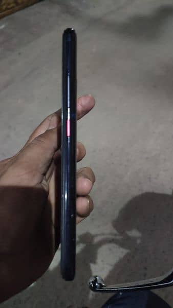 VIVO S1 PRO USED. LOOKS LIKE. NEW. BOX AND CHARGER AVAILABLE 2