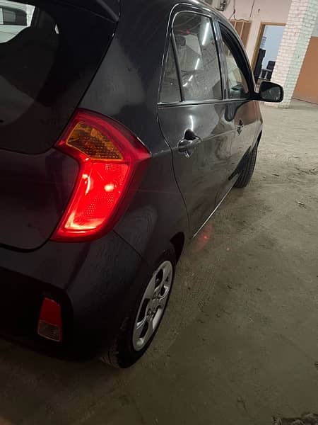 brand new kia picanto 23 model end low milag 4