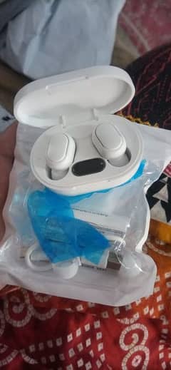 airbuds available. . . 0