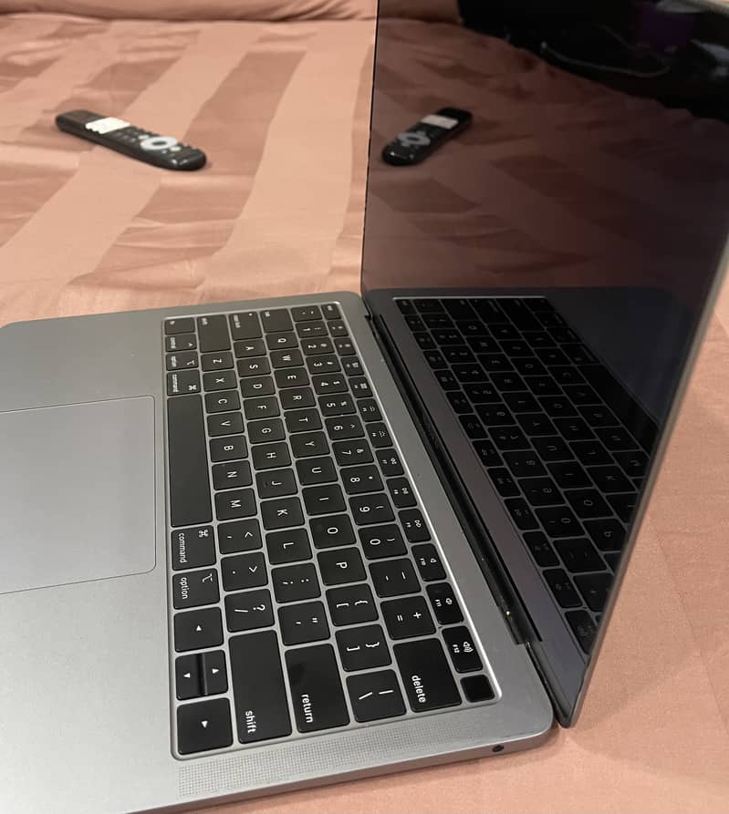 MacBook Air Retina, 13-inch, 2019 2