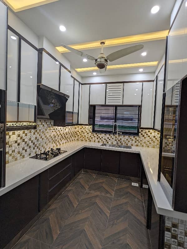 10 MARLA BRAND NEW VIP Luxury Modern Stylish Latest Accommodation Double Storey House Available For Sale In Faisal Town, Lahore With Original Pics Owner Built House. 4