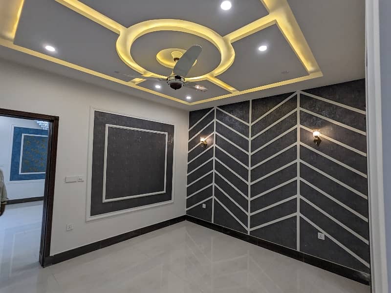 10 MARLA BRAND NEW VIP Luxury Modern Stylish Latest Accommodation Double Storey House Available For Sale In Faisal Town, Lahore With Original Pics Owner Built House. 11