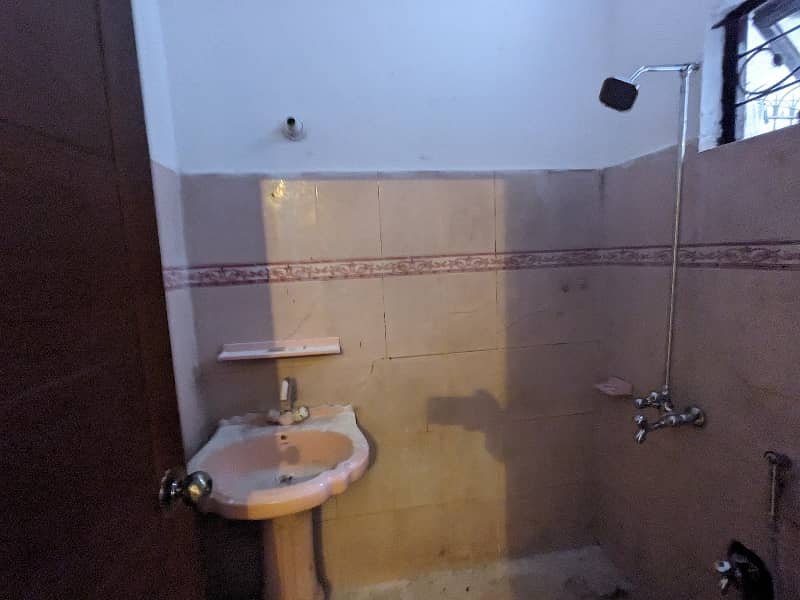 3-1/2 Marla Double Storey Double Unit Used House Available For Sale Renovated House With Original Pics By FAST PROPERTY SERVICES REAL ESTATE And BUILDERS LAHORE 17