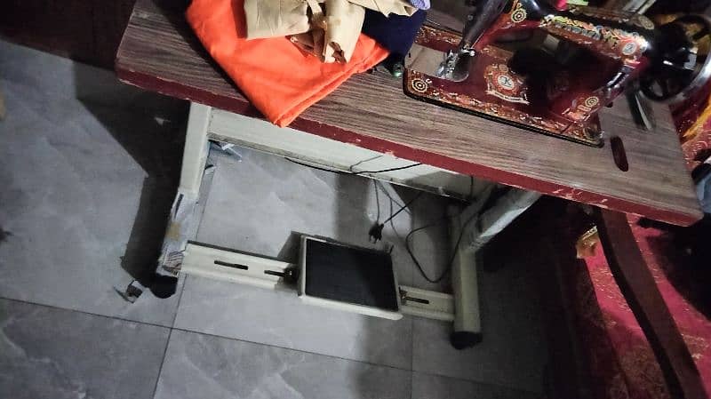 Used Sewing Machine For Sale With Table 4