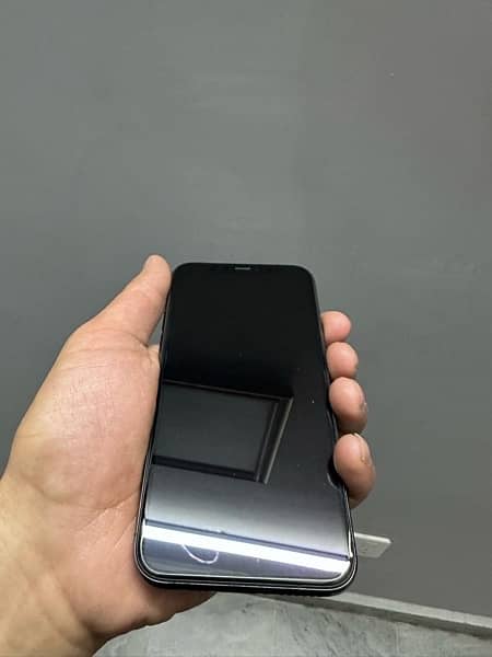 iphone 11pro factory unlock  non pta 1