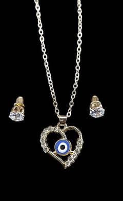 Golden Heart Locket Necklace: Perfect Gift for Best Friends & Girls 0
