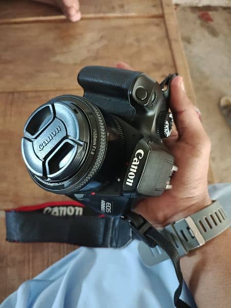 DSLR Camera Canon D4000 1