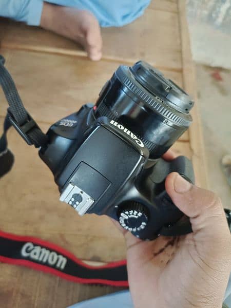 DSLR Camera Canon D4000 2