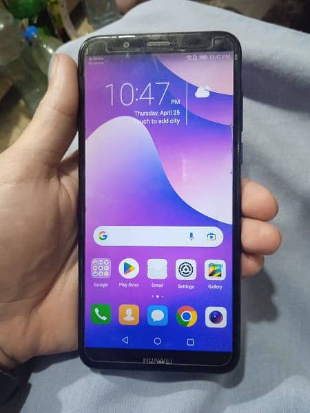 Huawei y7 2018 mobile Hai box bhi sath Hai condition OK Hai 0