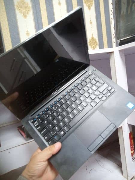 Dell Laptop E5490 2