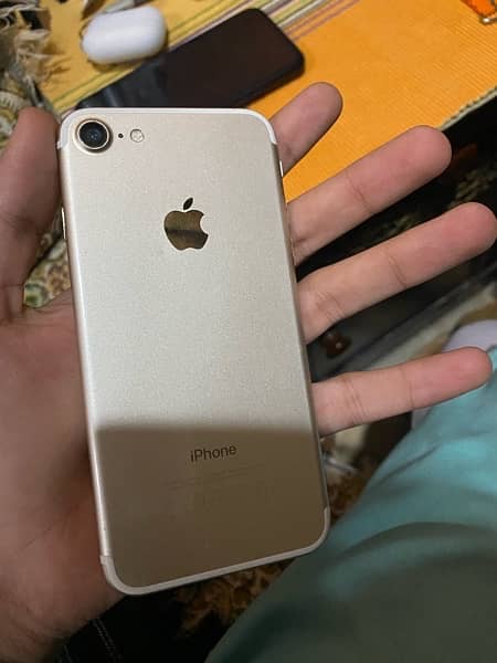 iPhone 7 (128Gb) PTA APPROVED GOLDEN COLOUR 2