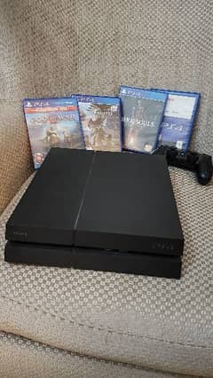 ps4 fat for urgent sale with 4 games and a controller