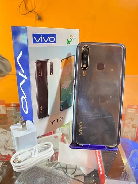 Vivo y19 (8GB RAM 256GB Memory) Phone With Box And Charger 3