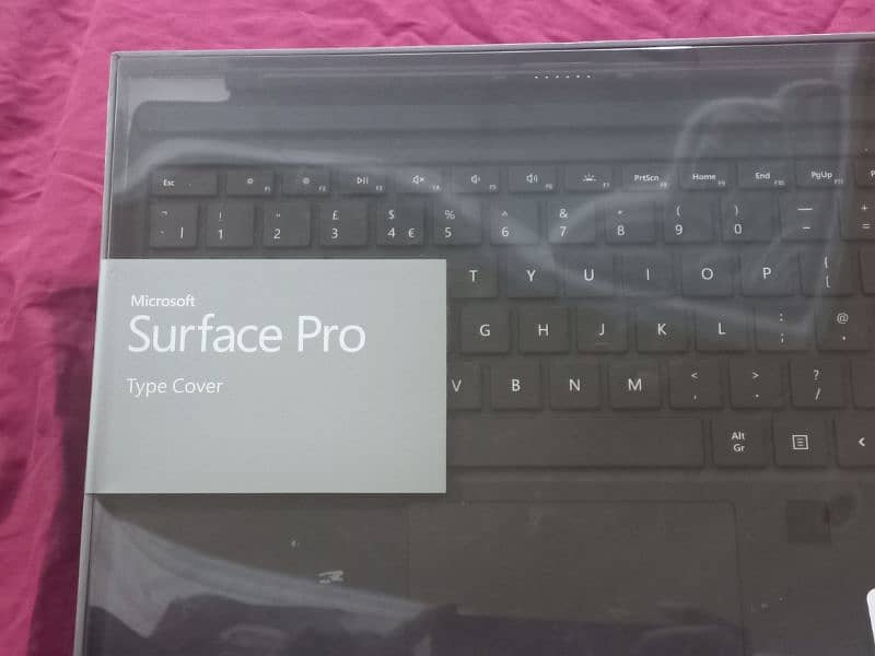 Microsoft Surface Pro Finger Print Keyboard 7 Plus 4