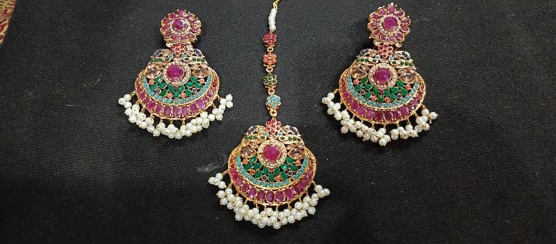 chaina chitam stone earrings and bindiya 2