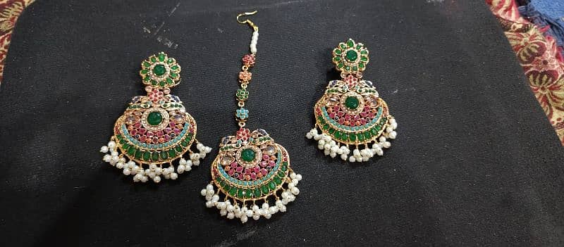 chaina chitam stone earrings and bindiya 4