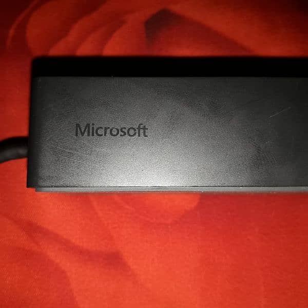 Microsoft Surface Docking Station Plus Charger 3