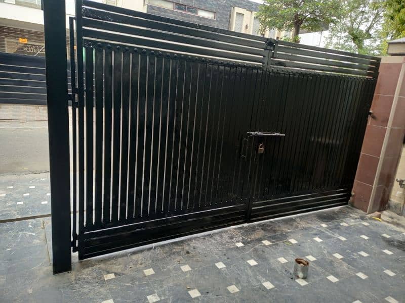 Main Gate in Good condition for sale 1