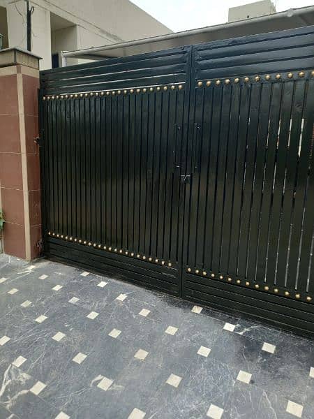 Main Gate in Good condition for sale 4