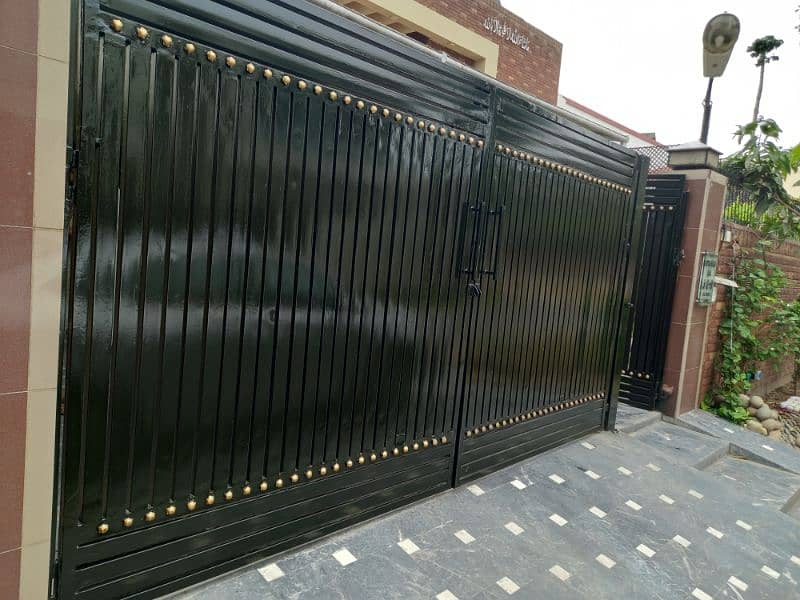 Main Gate in Good condition for sale 5