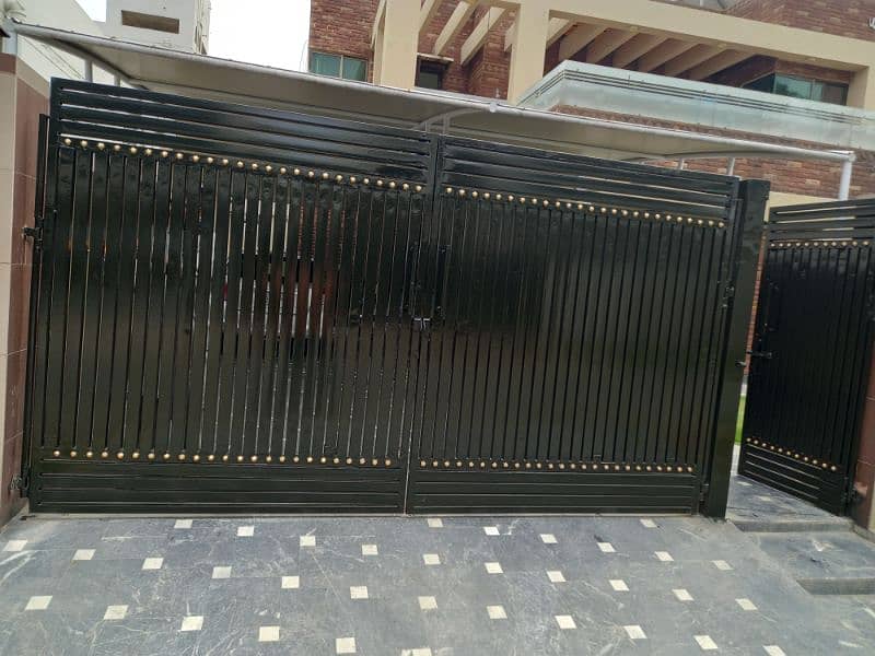 Main Gate in Good condition for sale 10