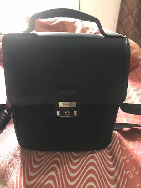 Mens office bag for sale condition 9/10 colour black 0