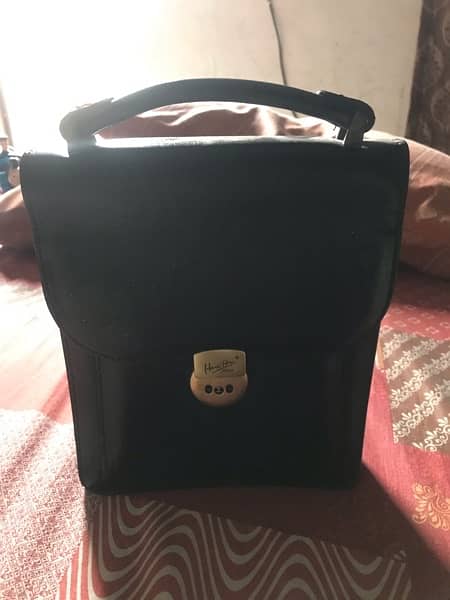 Mens office bag for sale condition 9/10 colour black 7
