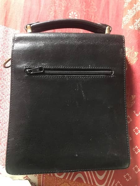Mens office bag for sale condition 9/10 colour black 9