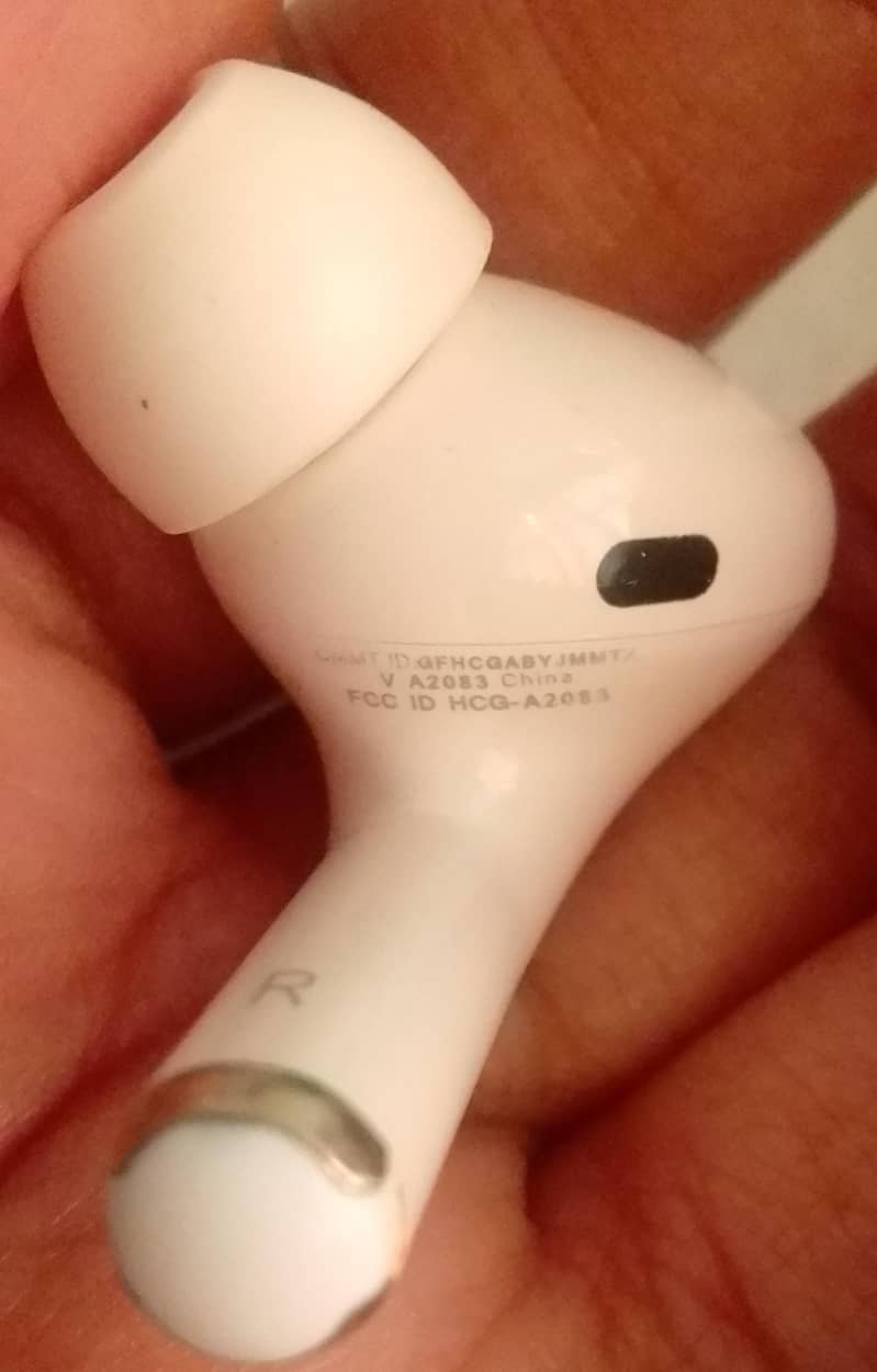 Airpods Pro 1st generation 2019 4