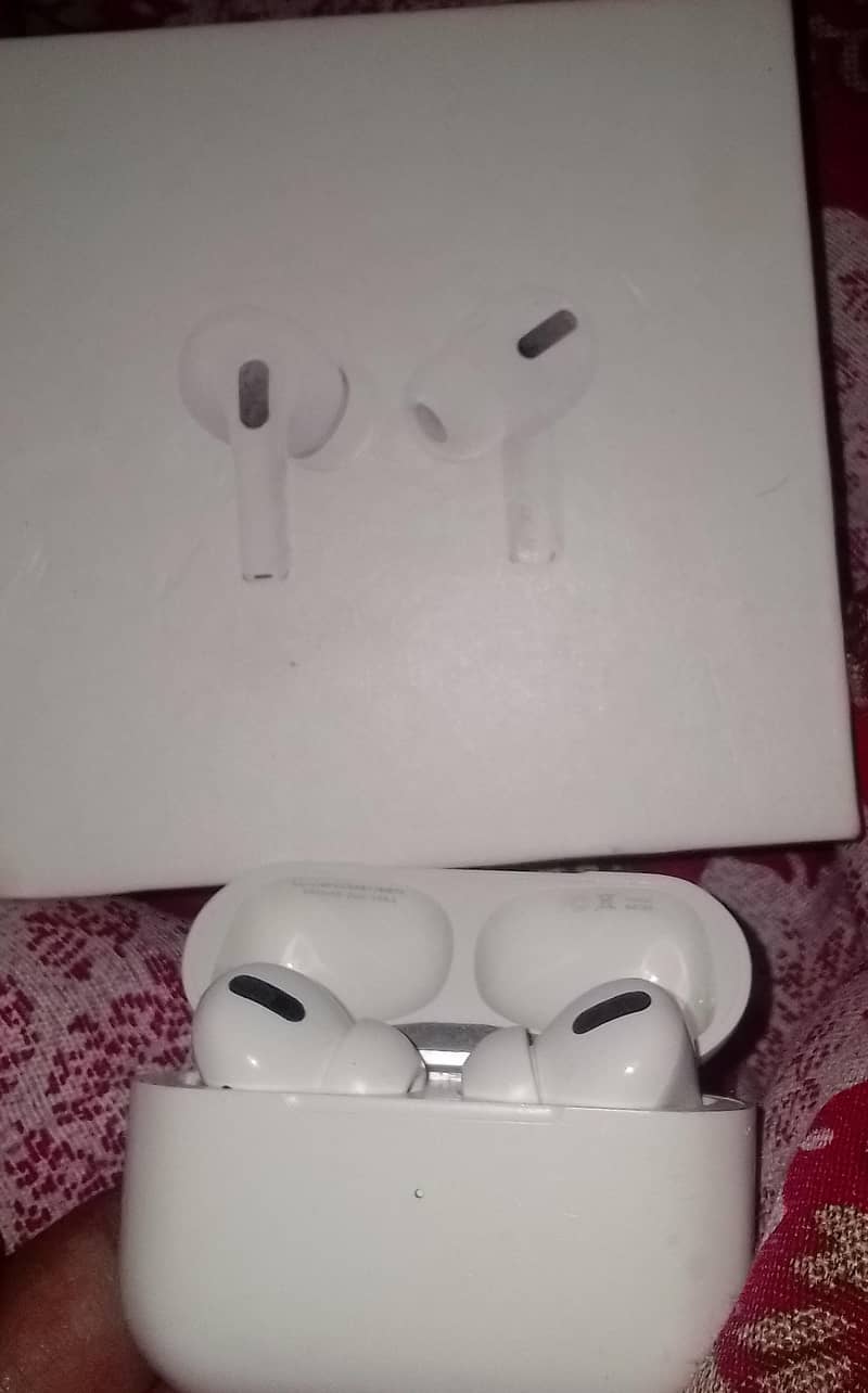 Airpods Pro 1st generation 2019 10