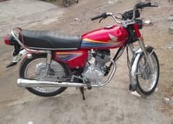 Honda 125cc 2011model bike for sale WhatsApp number onhai03314594754)