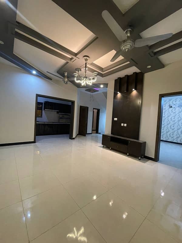 Bahria Town Phase 8 Abu baker Block
Doubl Unit House For Sale 5