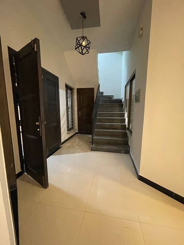 Bahria Town Phase 8 Abu baker Block
Doubl Unit House For Sale 10