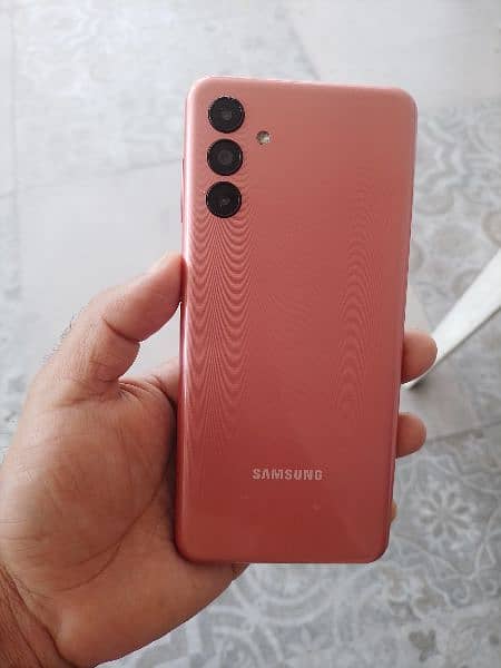 Samsung Galaxy 04s 1