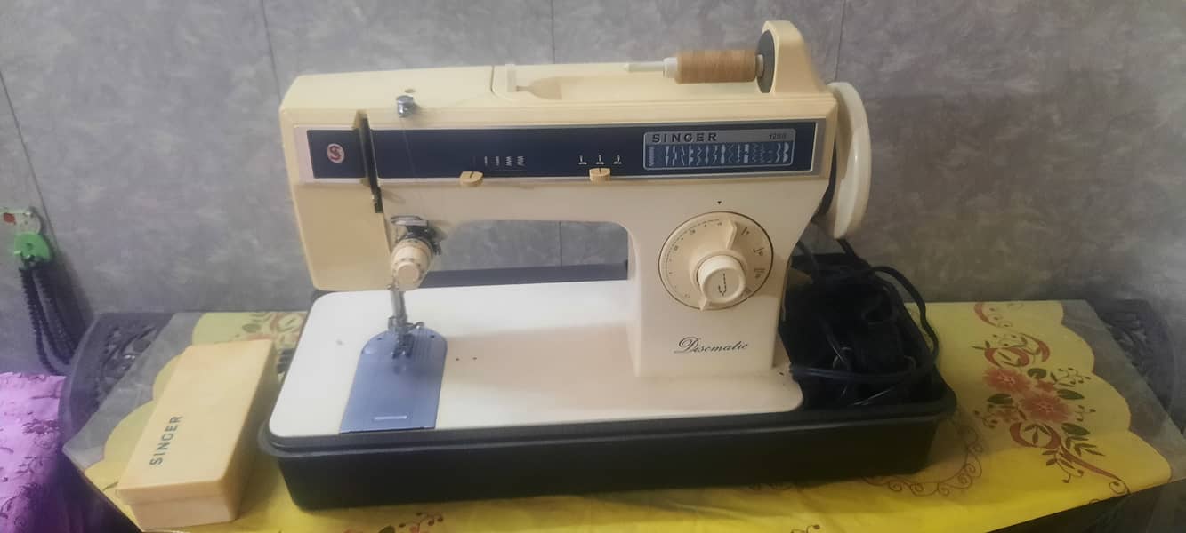 Singer disc sewing machine 1